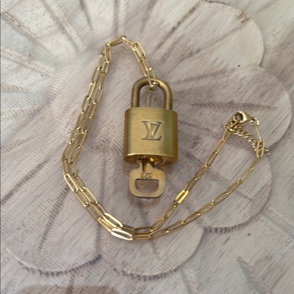 Louis Vuitton Gold Padlock Necklace With 🔐 Key - Picture 2 of 2
